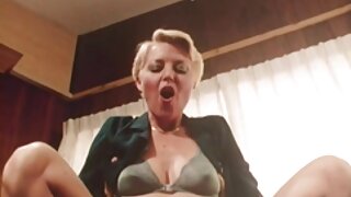 Негър целува курва по дупето и разтяга пениса на косматата безплатни бг порно клипове си вагина, хващайки се за гърлото