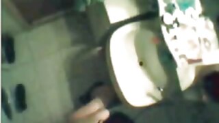 Три жени по време на почистване на пода закачен Мръсни лезбийки български секс клипчета Тройка блять